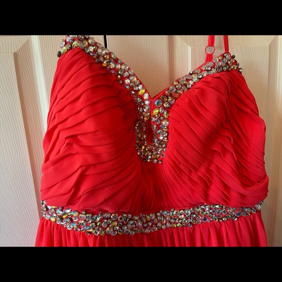 Fancy Coral dress with Rhinestones - Picture 4 of 8